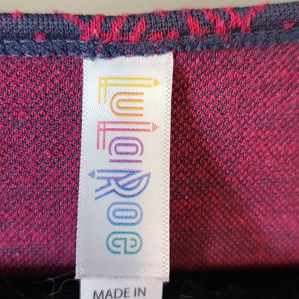 LuLaRoe Grey & Pink Scoop Neck Top - Picture 9 of 10